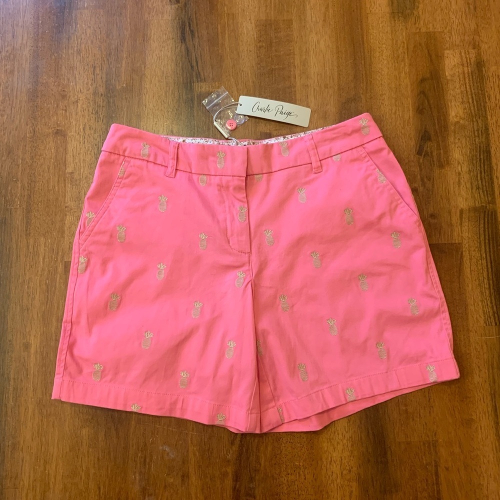 Charlie Paige Shorts NWT Small Pink Bermuda Embroidered Gold Pineapples Resort